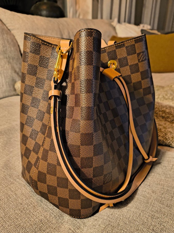 Louis Vuitton Neonoe 2021