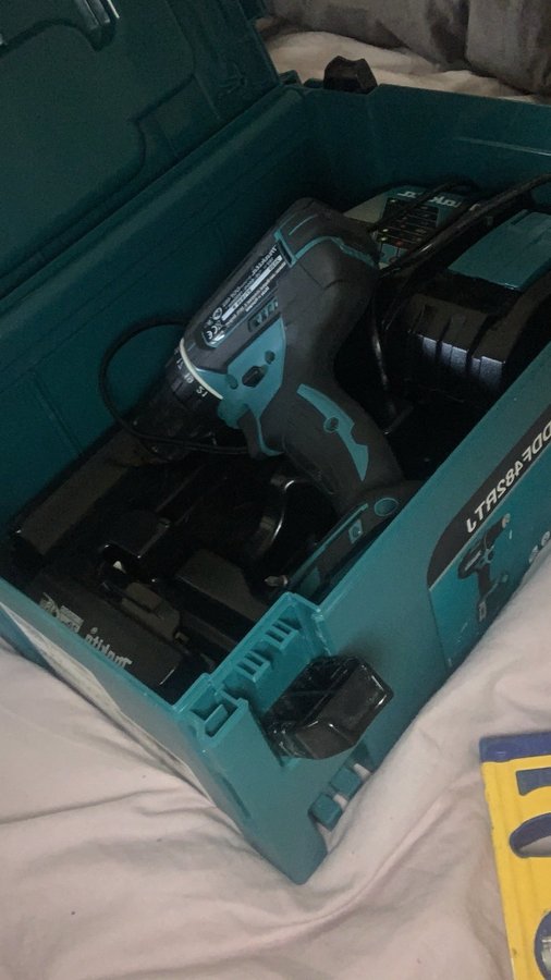 Makita DDF843RTJ