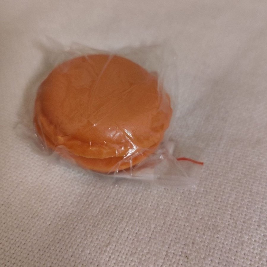 Medicinask macaron orange ny i plast