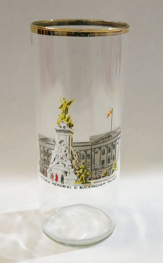 Vintage dricksglas Victoria memorial Buckingham palace