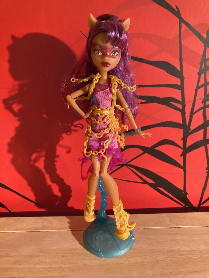 Monster High Haunted: Getting Ghostly Clawdeen Wolf Doll