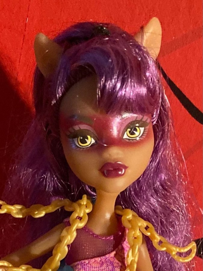 Monster High Haunted: Getting Ghostly Clawdeen Wolf Doll