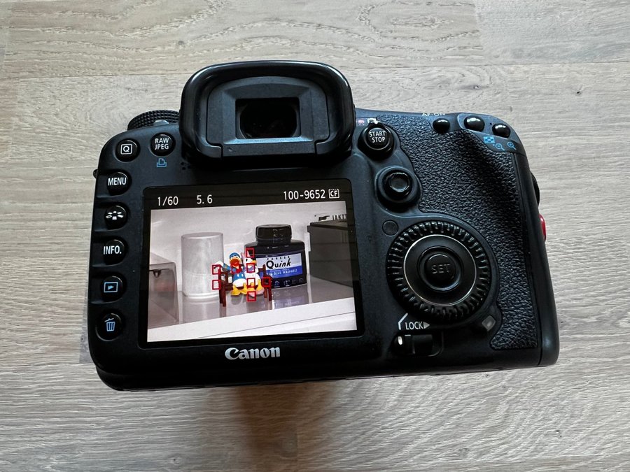 Canon EOS 7D med objektiv