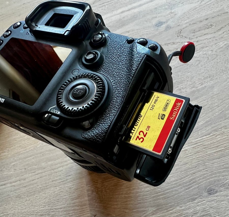 Canon EOS 7D med objektiv