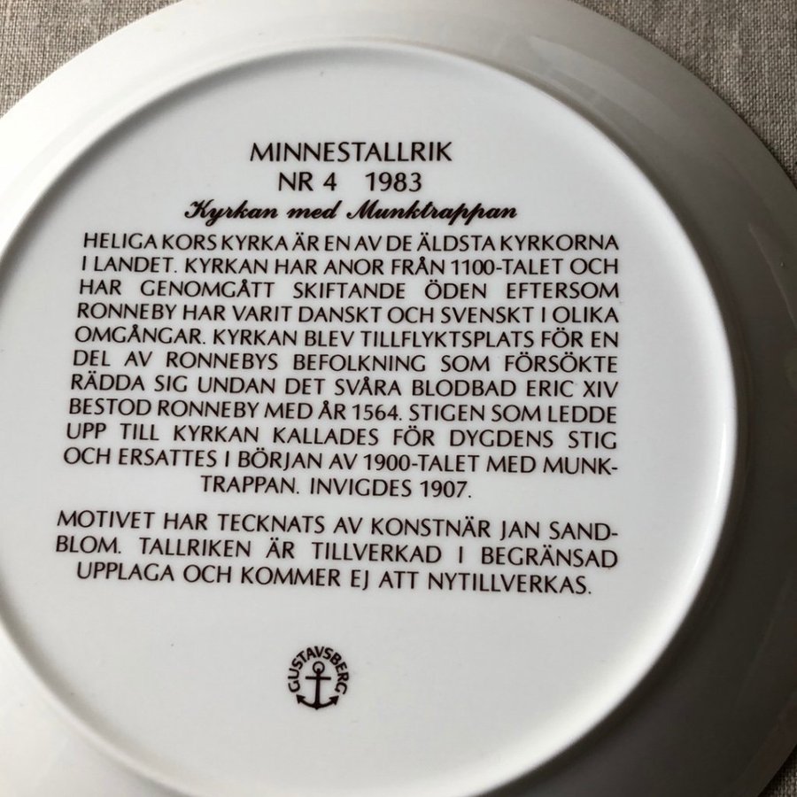 Minnestallrik från Ronneby, Nr. 4 1983, Kyrkan med Munktrappan