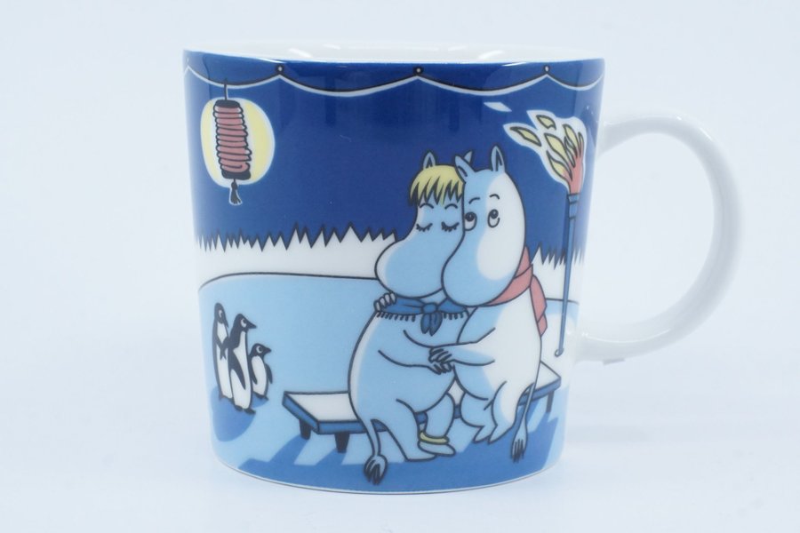 Muminmugg Vinterbrasa / Moomin Mug Winter Bonfire [A]