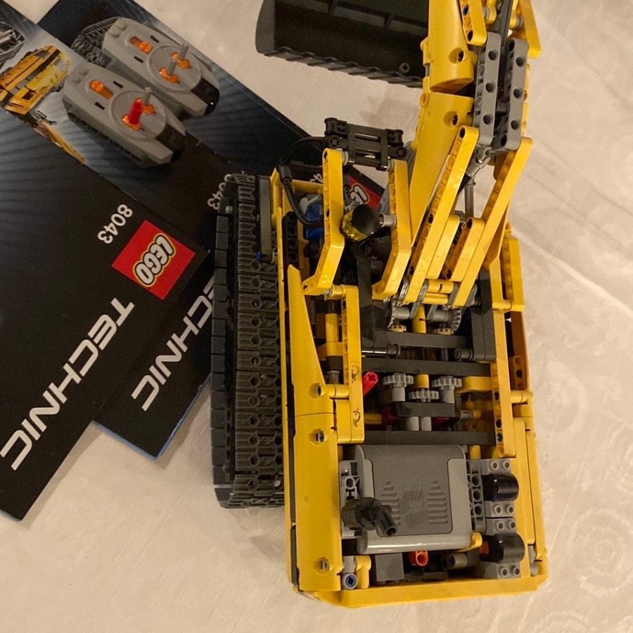 Lego technic 8043 grävmaskin