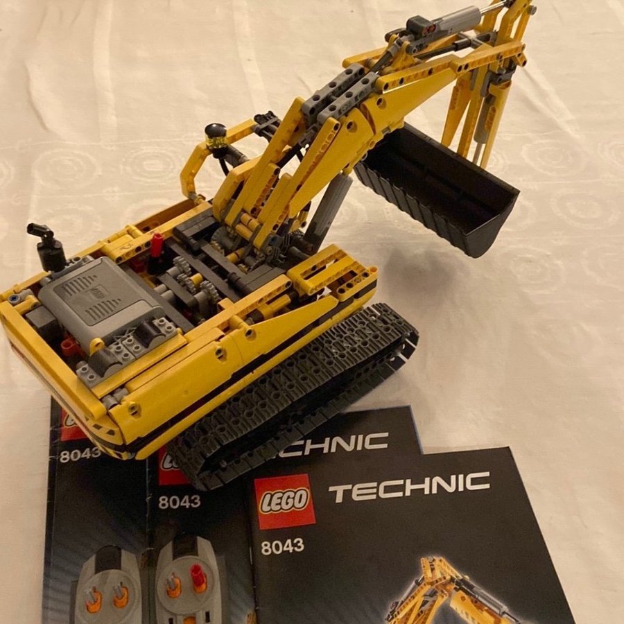 Lego technic 8043 grävmaskin