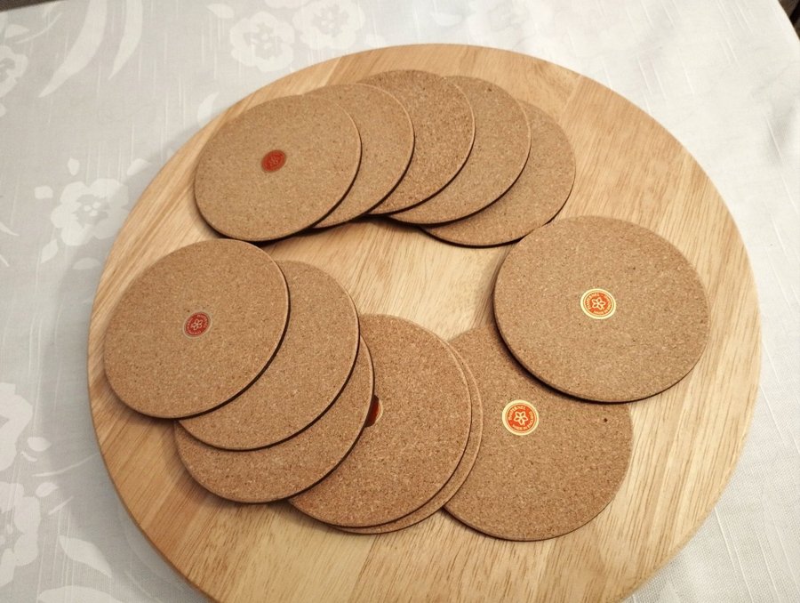 Två askar med Pimpernel De Luxe Coasters. Runda med Kinesiskt motiv.