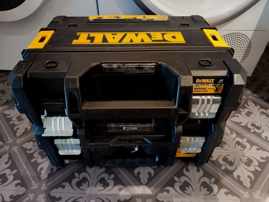 Dewalt TSTAK lådor/systainer DCB182PAK + DCD790