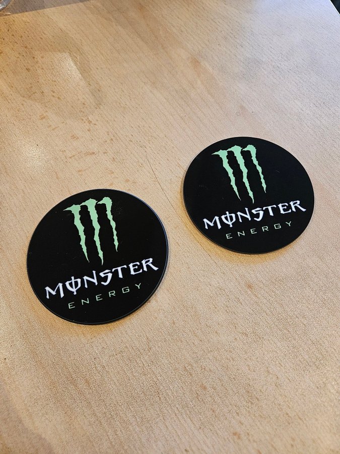 2-pack underlägg med Monster logga