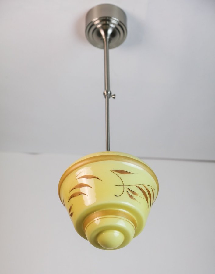 Klassisk funkis, art deco taklampa, glas med handmålad dekor, 30-40-tal.