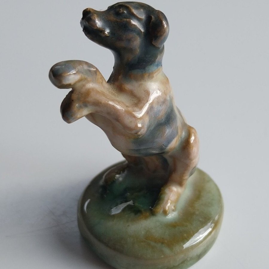 Miniatyr Gammal Hundfigur 6cm. Miniature Gammel Hundefigur. Keramisk Figurer.