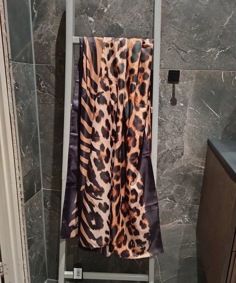 NY Guess leopard- och zebramönstrad scarf, halsduk