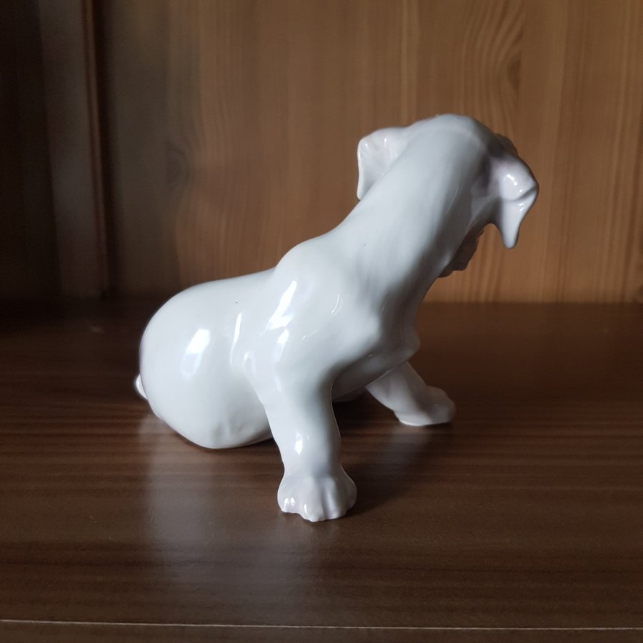 Bing  Grondahl Kjobenhavn Denmark Figur - Sittande Terrier.Från år 1948-1952.