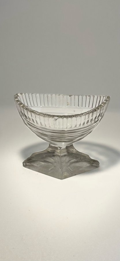 Saltkar 1700/1800-tal Antikt glas grå glasmassa Antique salt cellar