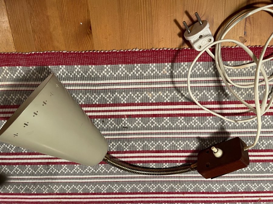 Vägglampa Teak/mässing. Retro/Vintage. Mycket fint skick