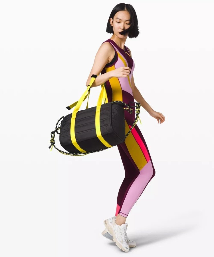 Face Forward Duffel bag Lululemon x Roksanda