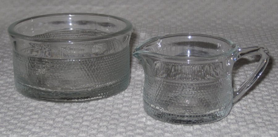 Sockersats, sockerskål med gräddkanna i glas, 1960-1970-tal, retro, vintage.