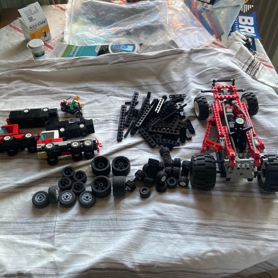 Lego Technic 8829 +div technic delar