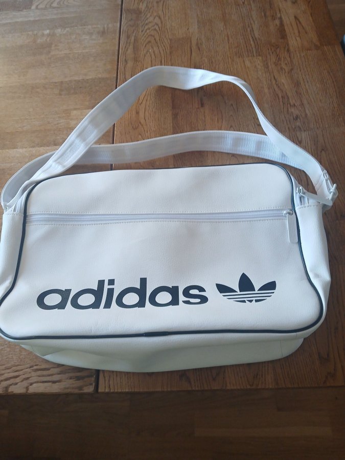 Adidas Väska