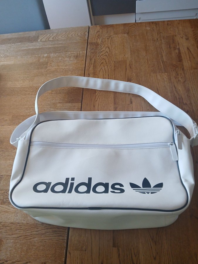 Adidas Väska