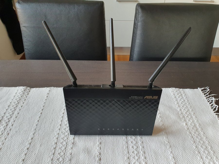 ASUS RT-AC68U Dual-Band Gigabit Router