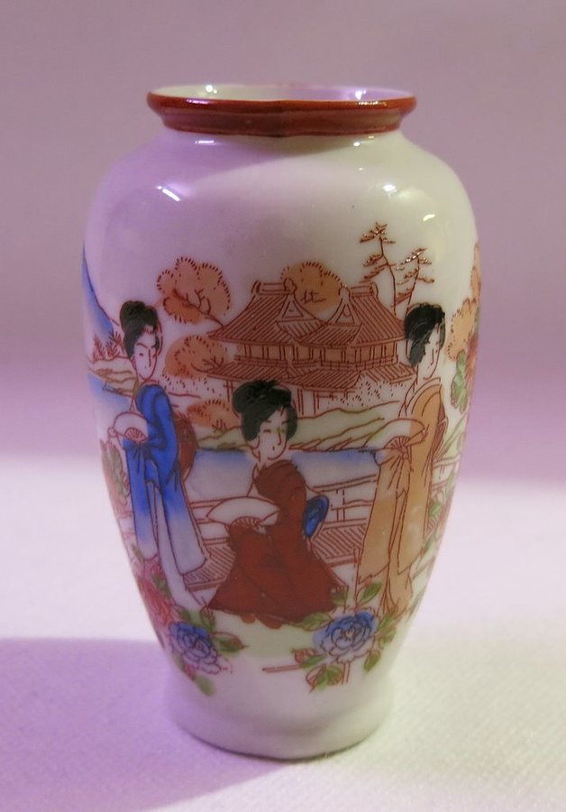 Vintage vas urna Kutani Japan