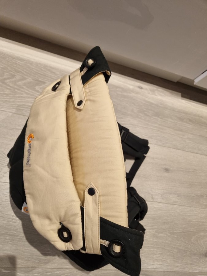 Ergobaby bärsele svart/beige