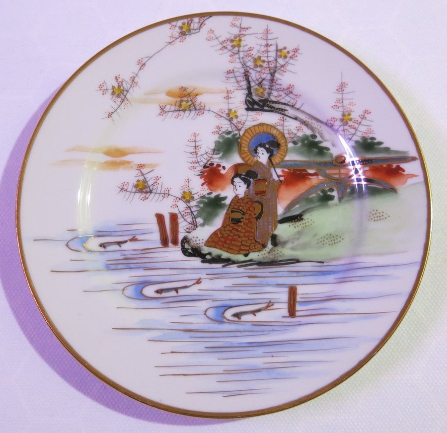 Assiett Bone China Kutani hand painted Japan