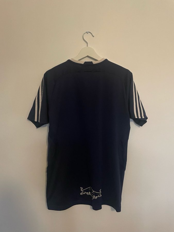 Vintage Adidas Red Bull Salzburg 2005 träningströja (XL)