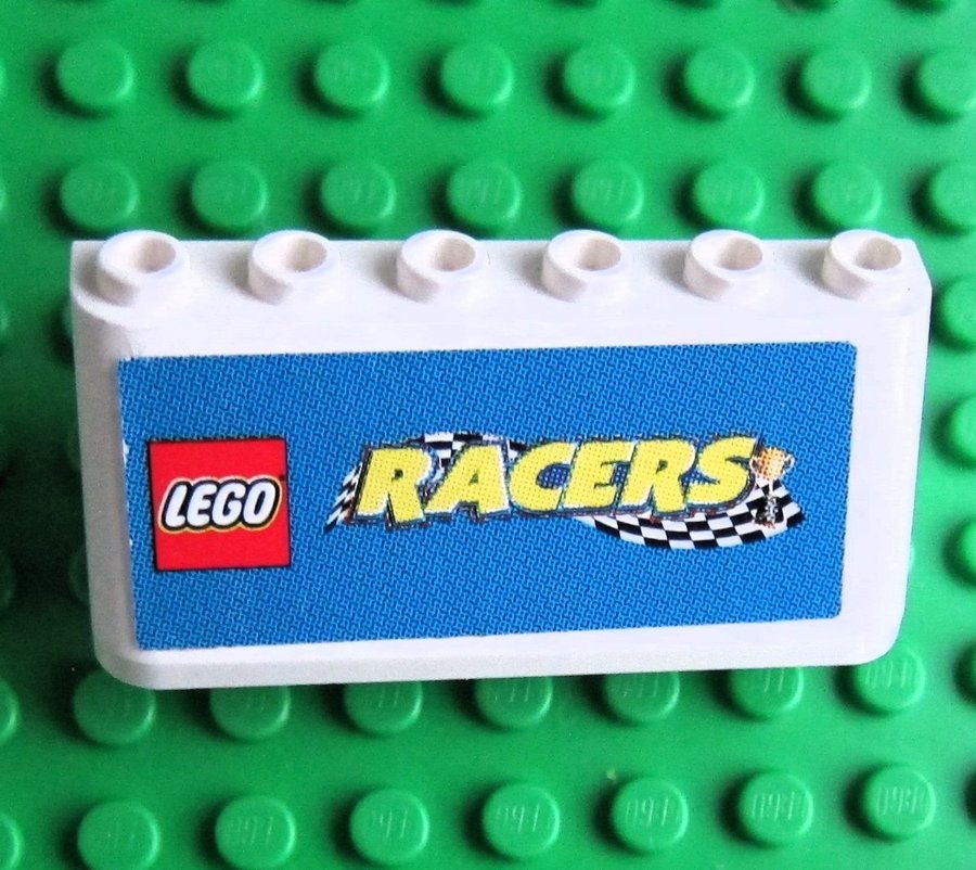 LEGO Windscreen 2 x 6 x 2 with LEGO Racers Logo 4176pb09