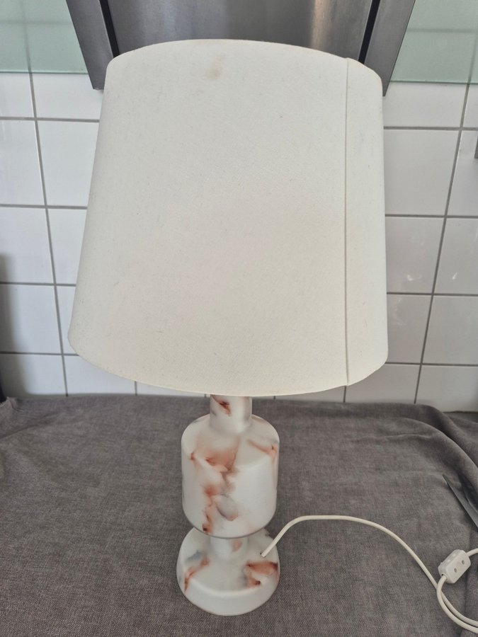 Retro bordslampa i marmorerat glas, 1980-tal, 57 cm