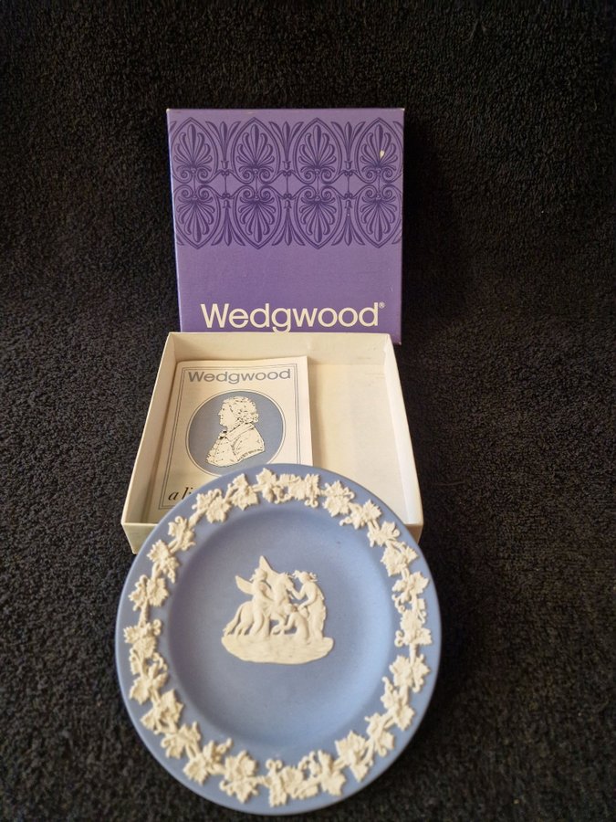 Wedgwood-Jasperware- miniatyrplatta/assiett