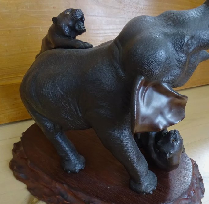 Japanese Meiji Genryusai Seiya Bronze Elephant and Tigers signed LARGE size