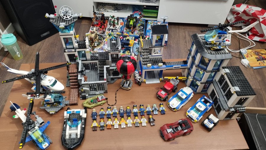 Lego City Polisstation-parti med delar