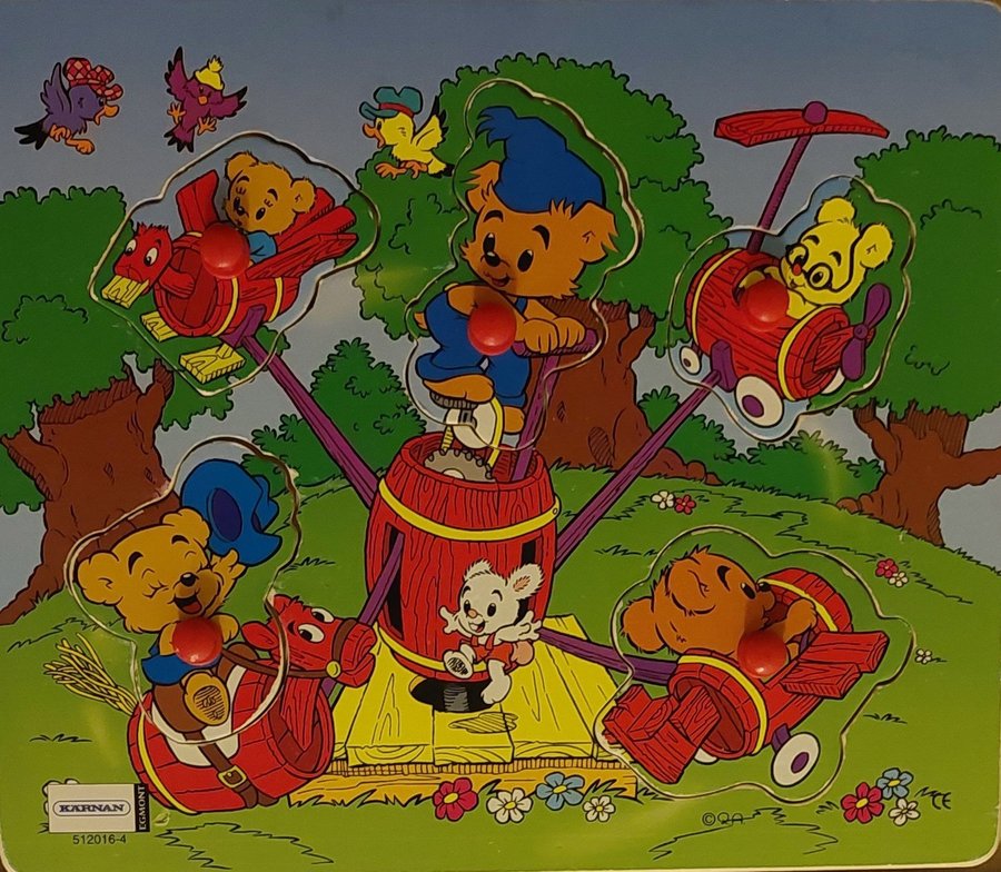 Två knopp pussel i trä - bl a Bamse - 5 och 9 bitar