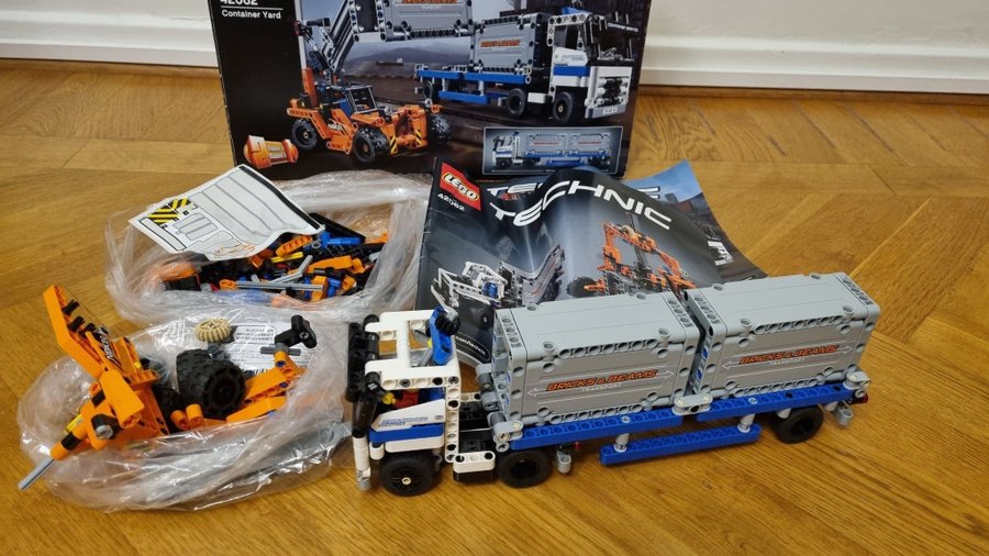 LEGO Technic 42062 Container Yard