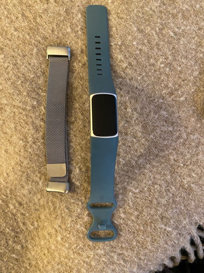 Fitbit Charge 5