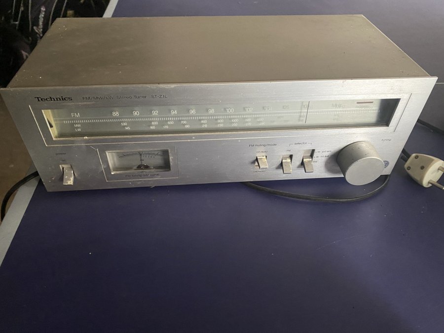 Technics FM/MW/LW Stereo Tuner ST-Z1L