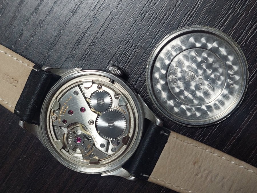 Tissot Antimagnetique pointer date