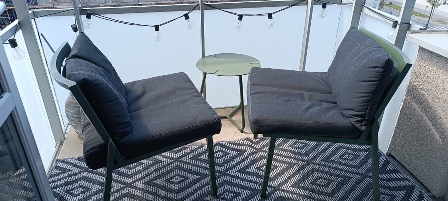 CAPRI lounge chairs + SOLLER sidobord