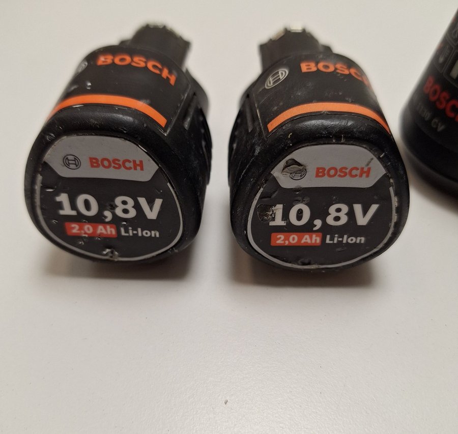 Bosch 10,8V Batterier och Laddare