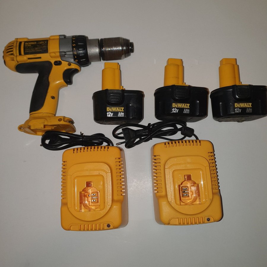 DEWALT DC980 12V med 3 Batterier och 2 Laddare