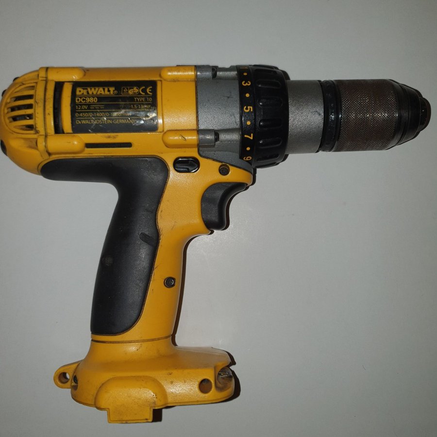 DEWALT DC980 12V med 3 Batterier och 2 Laddare