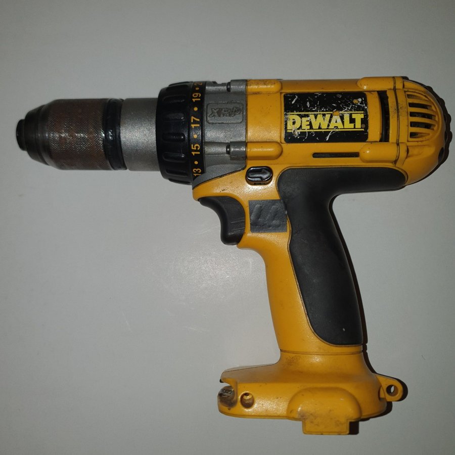 DEWALT DC980 12V med 3 Batterier och 2 Laddare