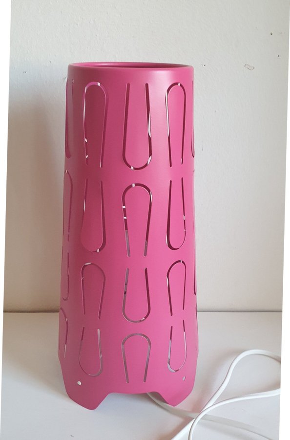 Ikea bordslampa - Kajuta i rosa metall