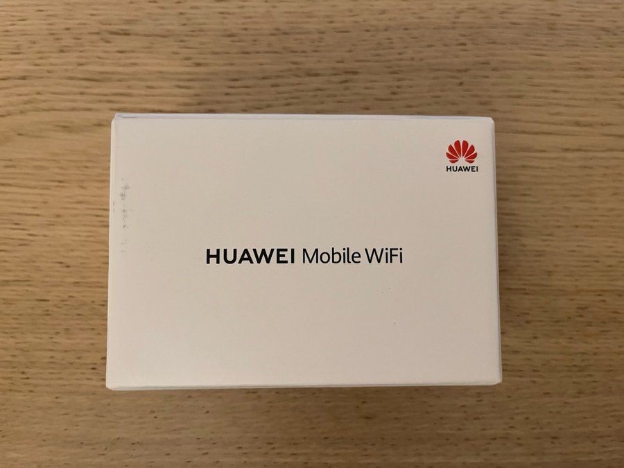 Huawei E5785-320 300 Mbps 4G LTE Mobile WiFi