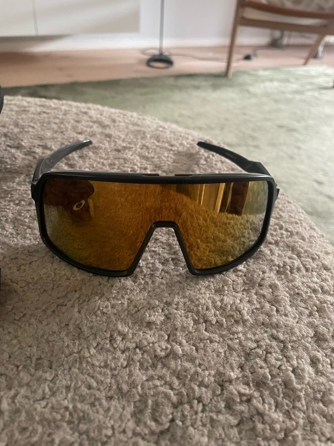 Oakley Sutro s