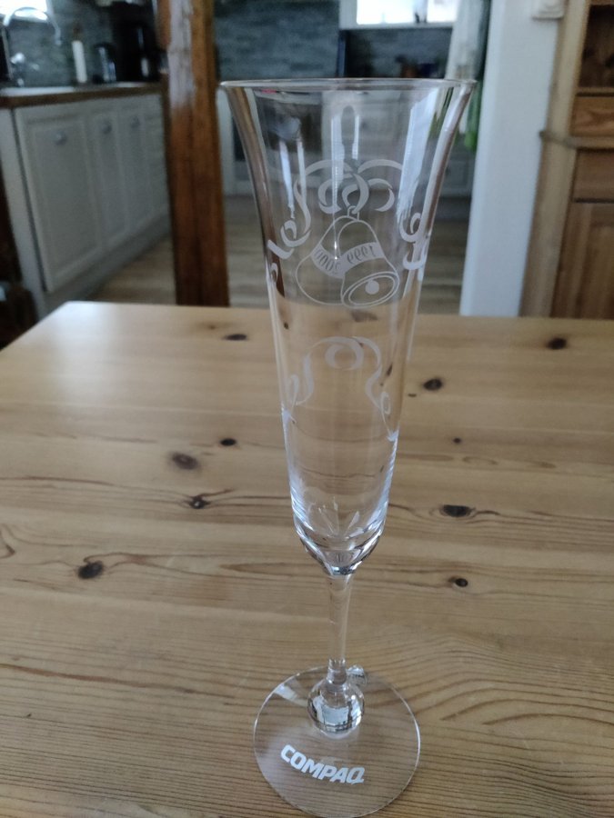 Ett-Jättefint-Champagneglas-ORREFORS-